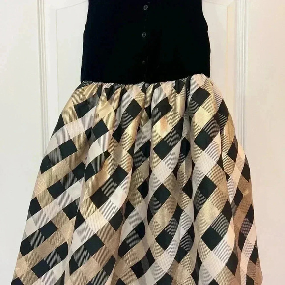 Elegant Black and Gold Plaid Dress - Picture 2 of 2